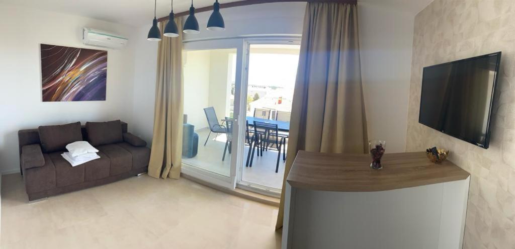 Sunset Apartment *